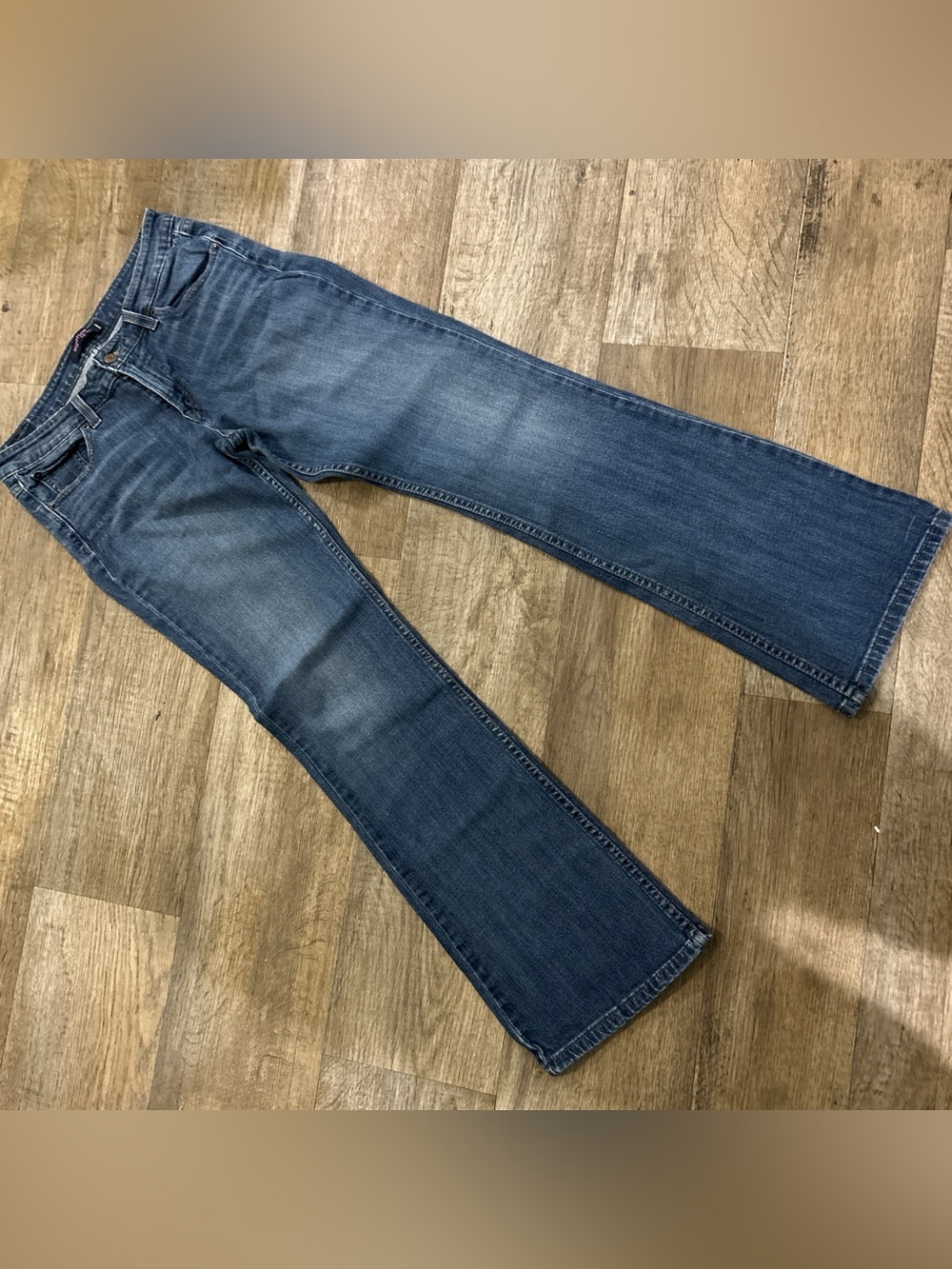 Levi's women’s Bootcut Jeans in Medium Blue Wash